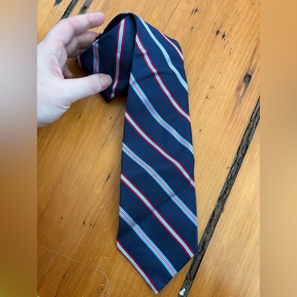 NEW Brooks Brothers 100% Silk Navy Blue Tie Diagonal Stripes 3.25” Width Tags